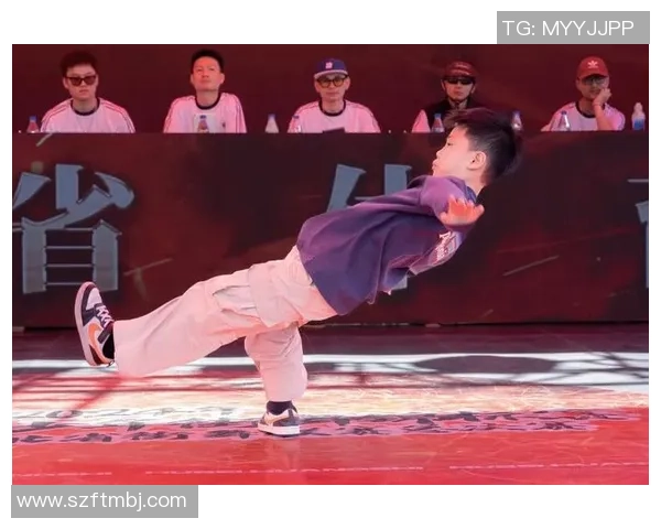 武汉街舞队在世界街舞大赛中的精彩表现与力量展现分析