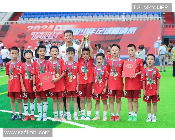 重庆足球队在冠军赛中的速度优势分析与表现评估 重庆足球队在冠军赛中的速度优势分析与表现评估