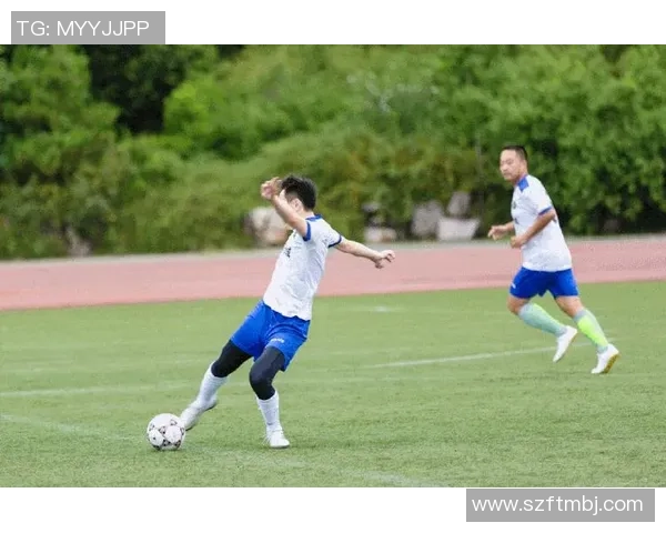 足球明星动态全景揭秘足球赛事精彩回顾与分析